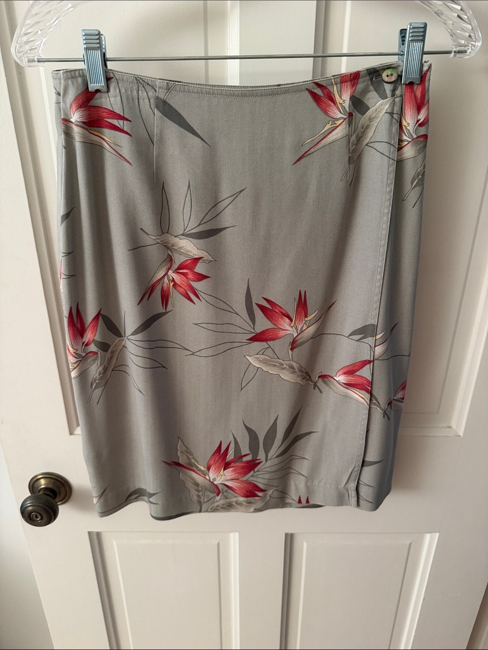 Tommy Bahama green/gray 
Pencil Skirt with Red Floral Motif